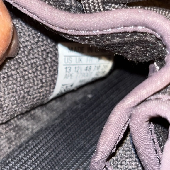 Yeezy Boost 350 V2 - Picture 8 of 9